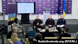 «Нам передали розслідування за фактом заволодіння земель та гідротехнічних споруд на території Київської області, яке з 2014-го року розслідувалося різними органами досудового розслідування», заявив директор ДБР