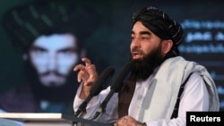 د طالبانو ویاند ذبیح الله مجاهد او ګڼو چارواکو په افغانستان کې د داعش ډلې د ځپلو ټینګار کړی او ویلي چې هیڅوک د افغانستان خاوره د چا خلاف نه شي کارولی