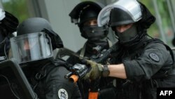 Францин полици