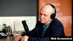 Sorin Faur, fondatorul Academiei de HR, companie de recrutare şi consultanţă în resurse umane, explică diferența dintre lider și șef.