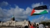 Manifestanți irlandezi în timpul unei manifestații pro-palestiniene în Dublin. 14 octombrie 2023. Fotografie de arhivă. 
