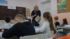Noi reguli sanitare pentru școli: Meniuri variate și toalete la fiecare etaj