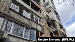 Наслідки одного з попередніх обстрілів Херсона, фото ілюстративне