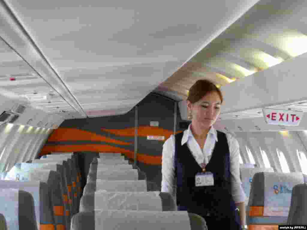 Атайын Нарын шартына ылайыкталган SAAB – 340 үлгүсүндөгү, отуз үч орундуу учак жүрөт.