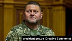 «Ознайомив генерала Каволі із обстановкою на лінії зіткнення, детально з нашими оборонними і наступальними операціями», – Валерій Залужний