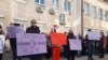 Додека чекаат „трикафта“, на пациентите со цистична фиброза им ја снемува и основната терапија