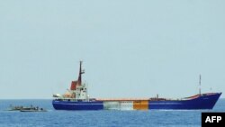  Израилдин согуштук кемеси жана "Рейчел Корри" гум-жардам кемеси, 5-май