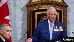 Regele Charles înainte de Discursul de la Tron. În dreapta sa, premierul canadian Mark Carney.