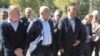 Funkcioneri Demokratskog fronta ispred Ambasade Sjedinjenih Država u Podgorici zatražili objavljivanje transkripata razgovora zamjenika pomoćnika državnog sekretara SAD-a Hojta Brajana Jia.