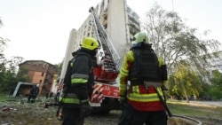 Рятувальники на місці російського удару безпілотниками, Харків, 7 липня 2025 року