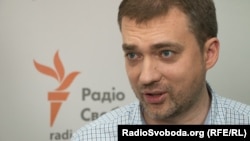 За словами міністра оборони, на посаду його рекомендував теперішній голова фракції «Слуга народу» Давид Арахамія