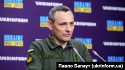 «Тому нам потрібен F-16, у якого є винищувальне прикриття, він також є частиною ППО. Винищувач може працювати по повітряних цілях як знизу, так і зверху. Там, де немає ППО, буде працювати F-16», – Юрій Ігнат
