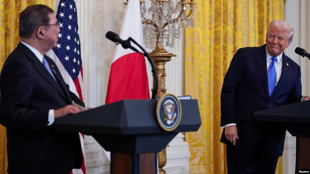 Američki predsjednik Donald Trump održava zajedničku konferenciju za novinare s japanskim premijerom Shigeruom Ishibom u istočnoj sobi u Bijeloj kući, 7. februara 2025.