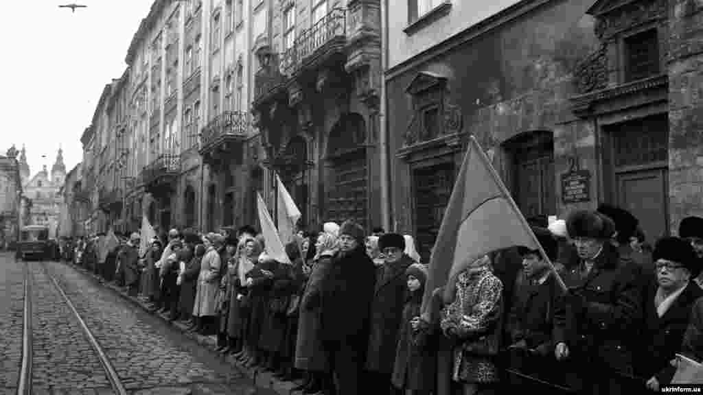 «Живий ланцюг» розпочався у Львові
