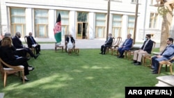 د افغان چارواکو او خلیلزاد لیدنه
