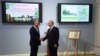 Президент Росії Володимир Путін (праворуч) тисне руку спеціальному представнику президента США Дональда Трампа Стіву Віткоффу під час зустрічі в Санкт-Петербурзі, Росія, 11 квітня 2025 року