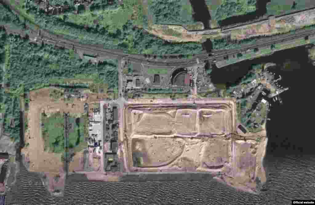 The new location for Gazprom's headquarters is a 17-hectare brownfield site on the edge of St Petersburg, formerly used for the industrial storage of sand.
