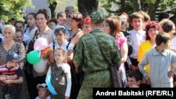 Усилия республики с ограниченным статусом должны состоять в том, чтобы про нее узнали в мире не только как про большую российскую военную базу на Южном Кавказе, но и как про республику, у которой есть свои наука, культура, традиции. Узнали как про страну, где живут приличные люди