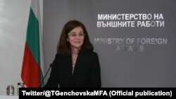 Външният министър Теодора Генчовска. Снимката е архивна