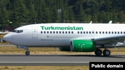 Sişenbe güni “Türkmenhowaýollary” gullugynyň ýörite gurnan uçary bilen 165 raýat Türkmenabadyň aeroportuna gondy.