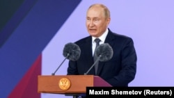 В Офісі президента України тим часом вважають, що оголошення мобілізації у Росії є свідченням «чудового почуття гумору у життя». 