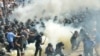 Жогорку Раданын алдындагы митингчилер менен күч органдарынын кагылышы. 31-август, 2015-жыл