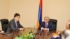 Президент Армении Серж Саргсян представляет аппарату Совбеза новоназначенного секретаря Совбеза Армена Геворкяна, 6 июня 2016 г․