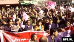 منظور پښتین د جنورۍ په ۲۷ مه، د پاکستان پولیسو ونیو او لا هم په توقیف کې دی.