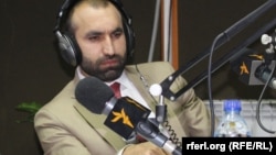 د نړیوالو سیاسي چارو شننونکی انتظار خادم 