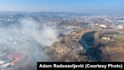 Депонијата во Ваљево се наоѓа на само неколку километри од центарот на градот, на левиот брег на реката Колубара