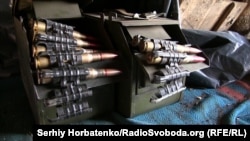 Внаслідок обстрілів напередодні один український військовий загинув, ще троє отримали поранення