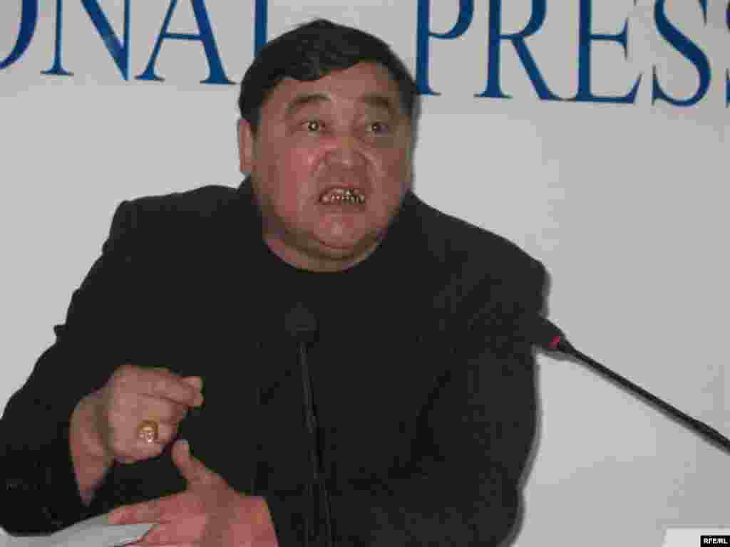 Рамазан Есіргепов - Қазақстандағы тәуелсіз журналистика пионерлерінің бірі. Алматы, қараша 2008 жыл. - Рамазан Есіргепов - Қазақстан тәуелсіз журналистикасы пионерлерінің бірі. Алматы, қараша 2008 жыл.